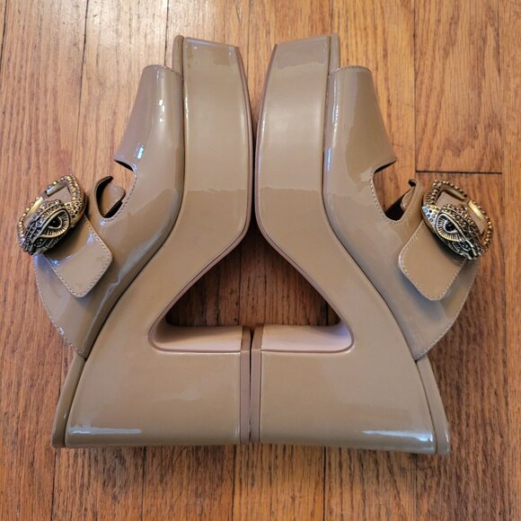 Kurt Geiger 8.5 Patent Leather Beige Platform Heeled Sandals Gold Eagle Buckle - Picture 4 of 13